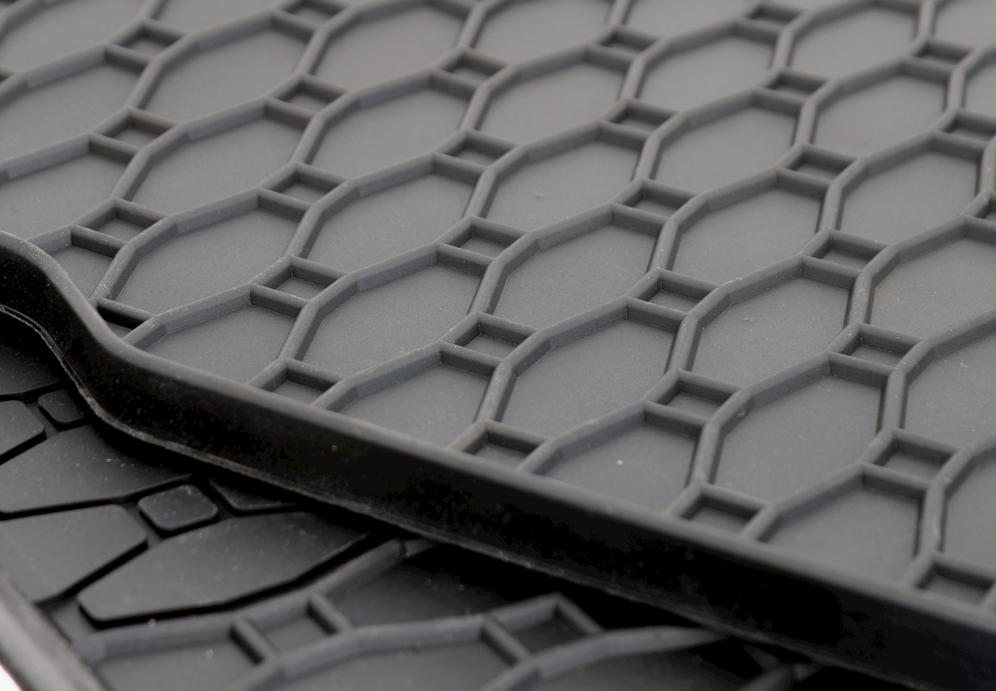 Gummifußmatten für Tesla Model Y ab 2021- Passform Fußmatten